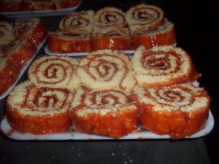 rocambole fatiado de goiaba