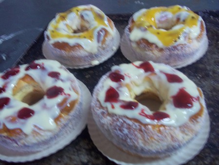ROSCA DE GOIABA  E MARACUJÁ DECORADA 